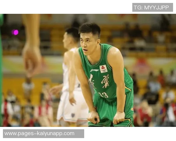 郭艾伦在星名人赛中狂砍43分率队获胜荣膺个人首个MVP奖杯 郭艾伦在星名人赛中狂砍43分率队获胜荣膺个人首个MVP奖杯